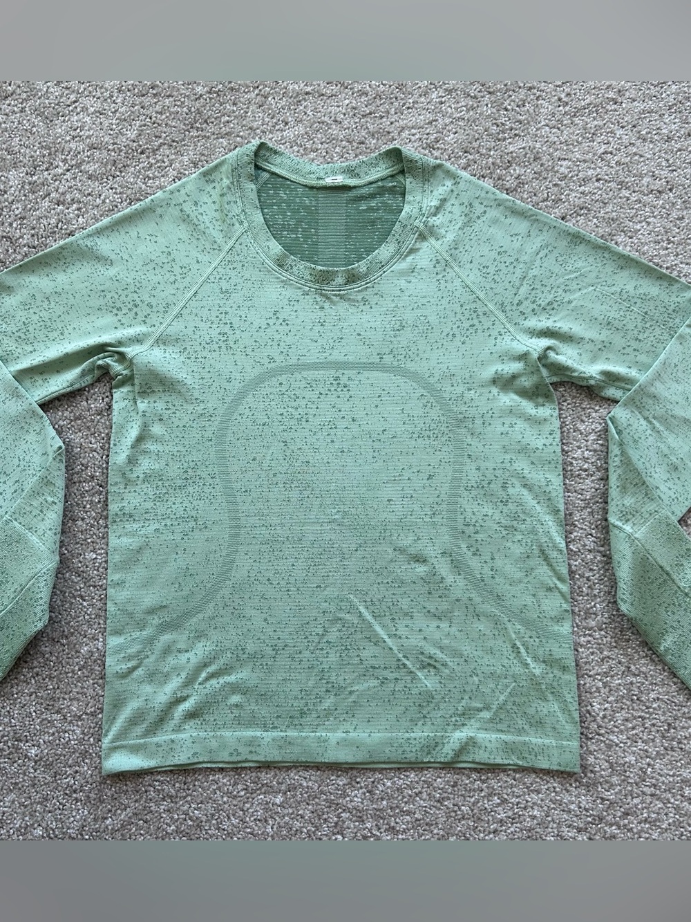 Lululemon Swiftly Tech LS Shirt Size 4 Green Heathered Thumbholes Breathable Gym - Picture 6 of 11